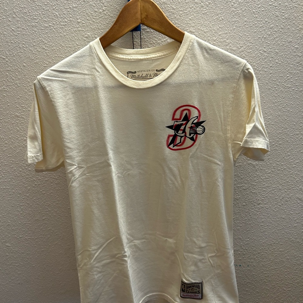 Mitchell & Ness Cream Graphic T-Shirt